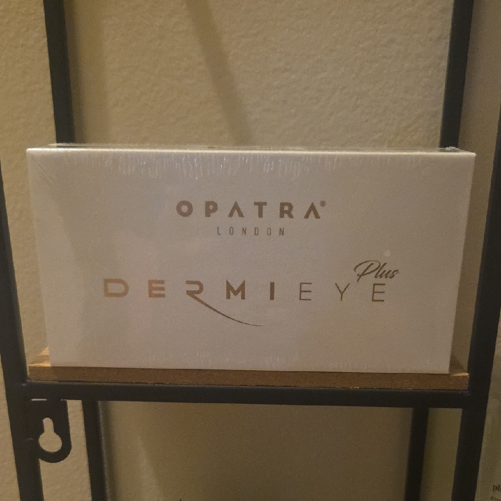 Opatra London DermiEye Plus, BRAND NEW, sealed package.